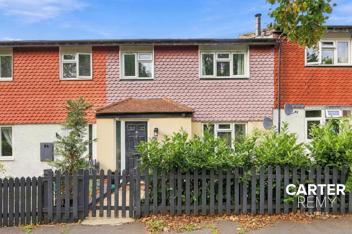 3 bed property for sale — Tyefields, Pitsea, Basildon, SS13 1HY