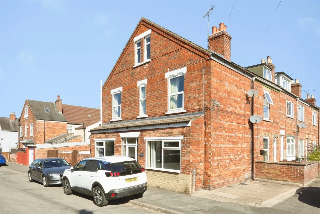 3 bed house for sale — Washington Street, Gainsborough