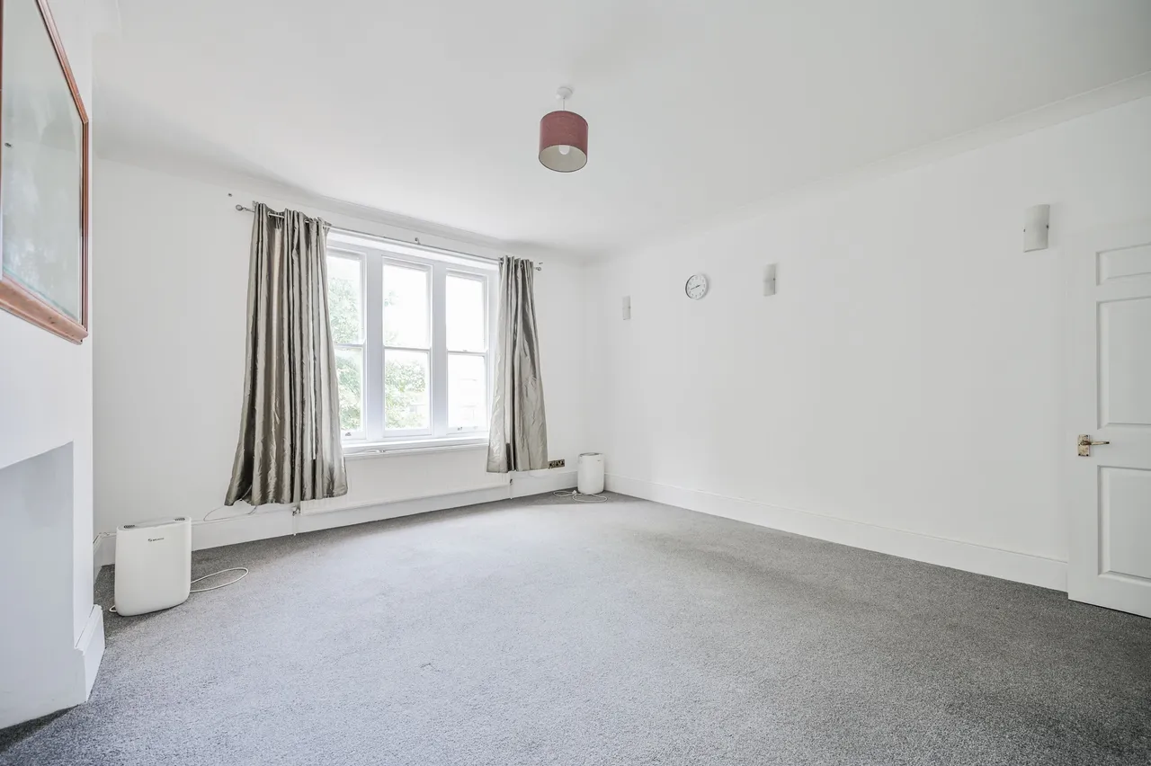 4 St James's Court, 81 Fore Street, London, photo 12