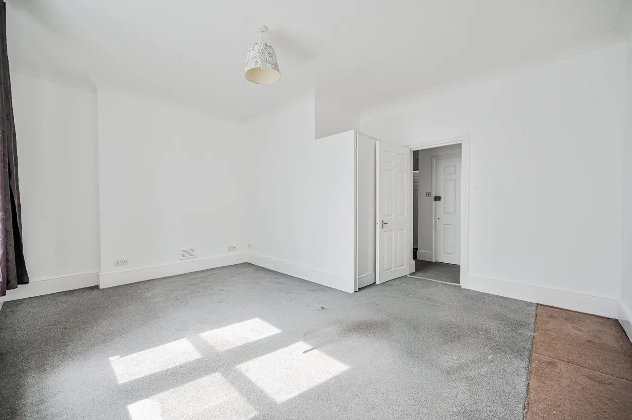 4 St James's Court, 81 Fore Street, London, photo 3