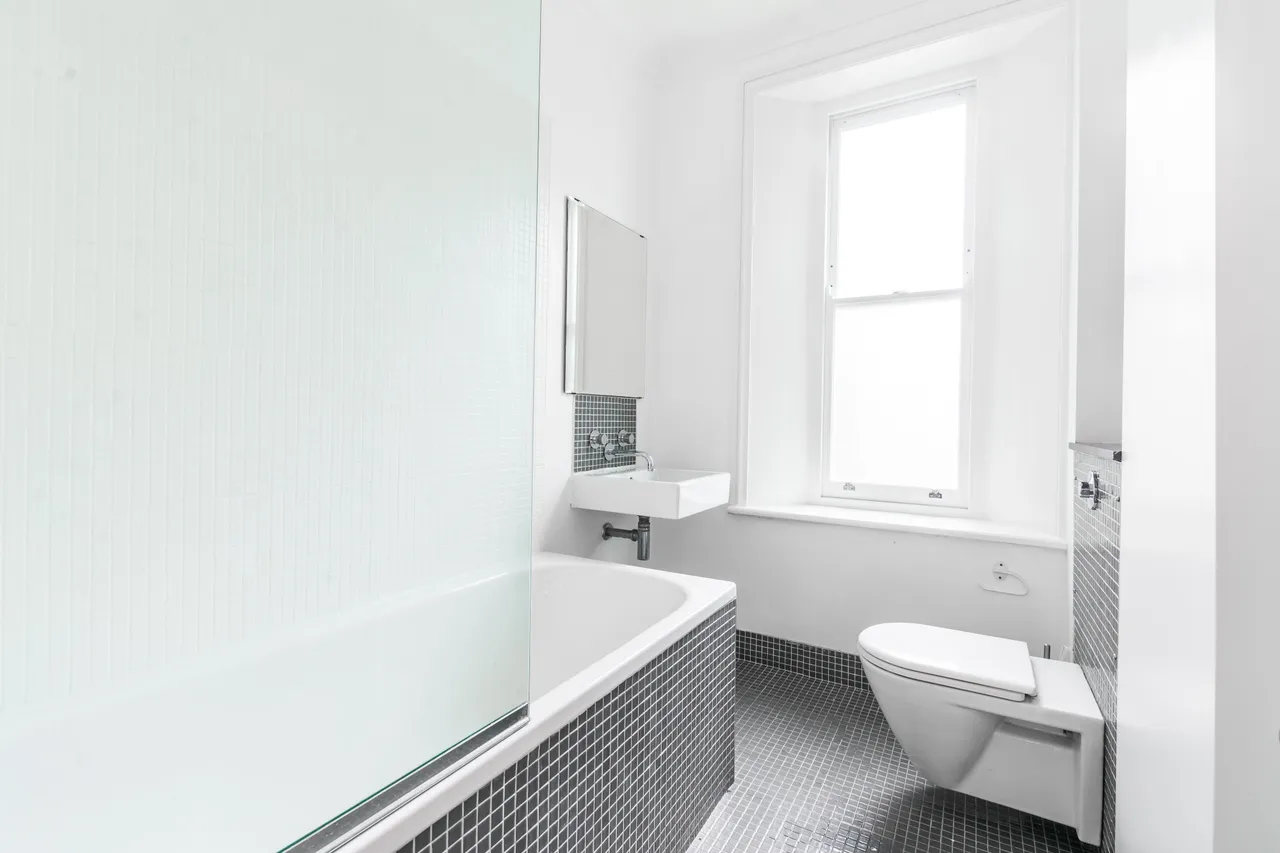 4 St James's Court, 81 Fore Street, London, photo 11
