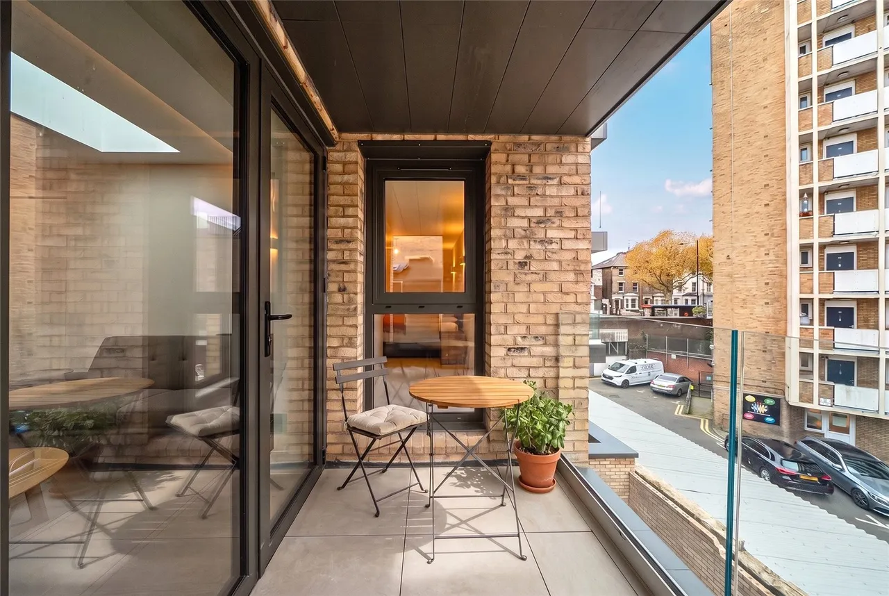 Shepherds Bush Road, W6, photo 8