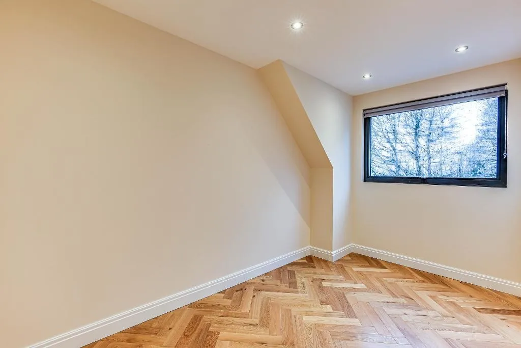 High Beech, South Croydon, photo 16