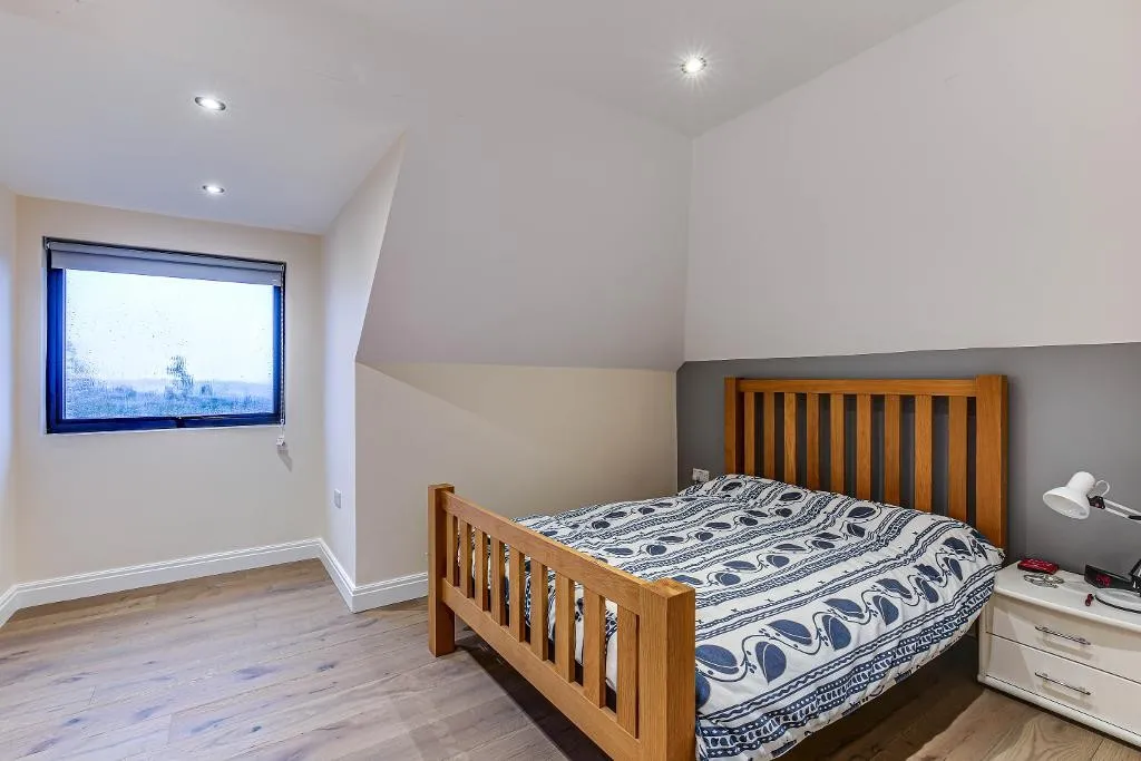 High Beech, South Croydon, photo 15