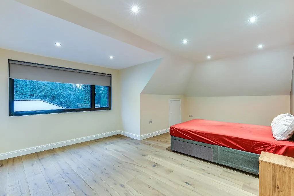 High Beech, South Croydon, photo 14