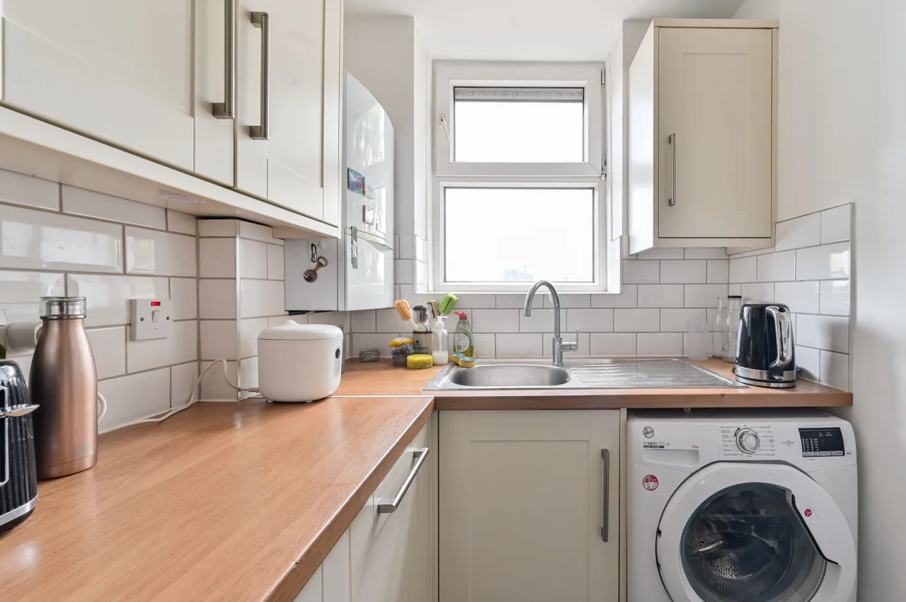 28 Bilton House, Wandsworth Road, London, photo 5