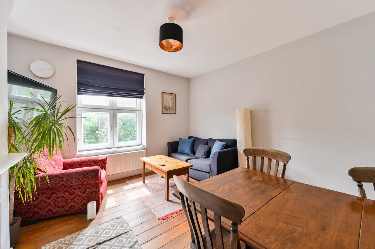28 Bilton House, Wandsworth Road, London, photo 2