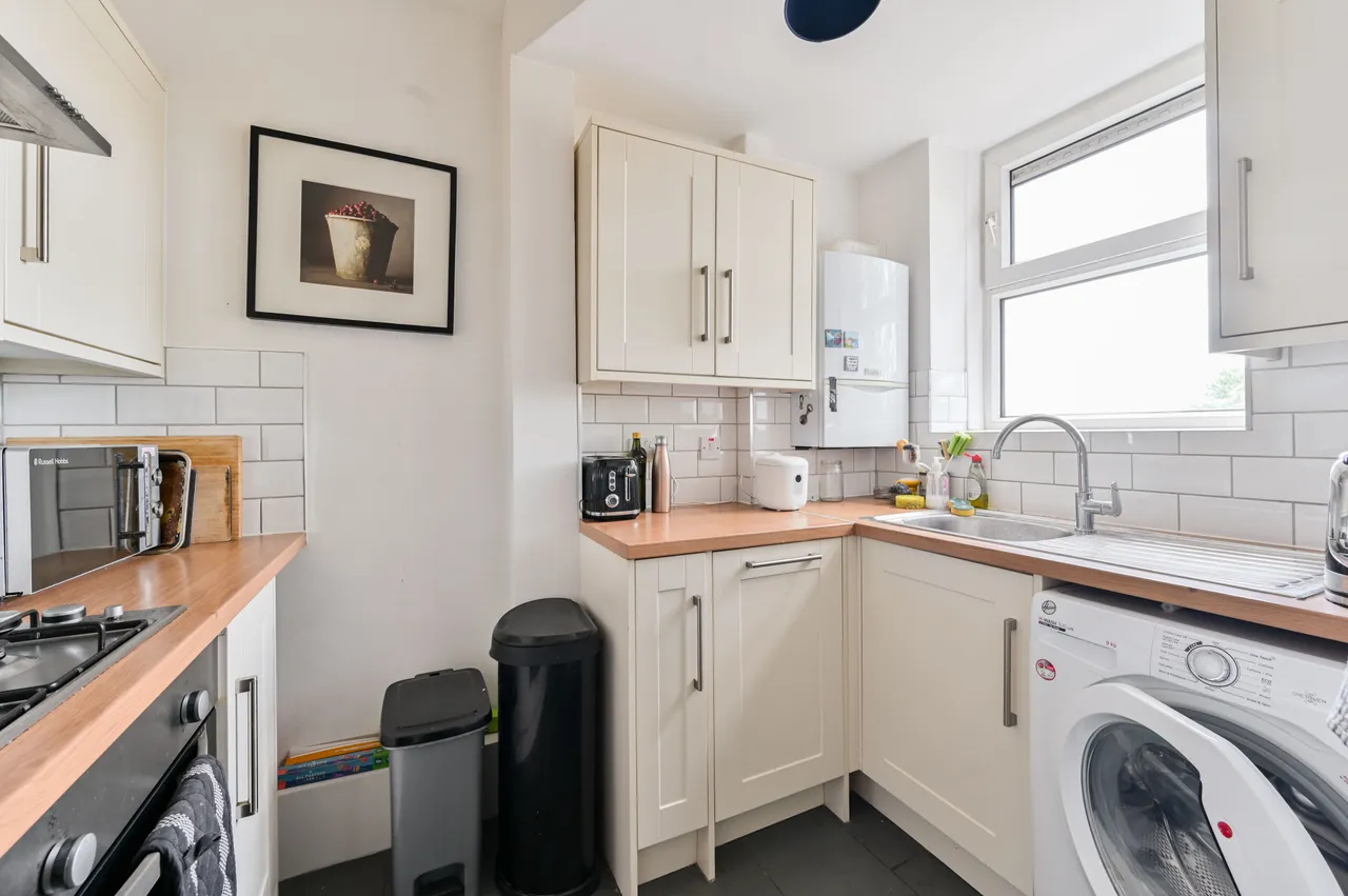 28 Bilton House, Wandsworth Road, London, photo 4