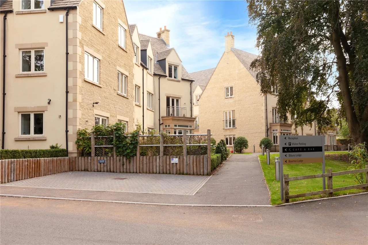 Stratton Place, Stratton, GL7, photo 19
