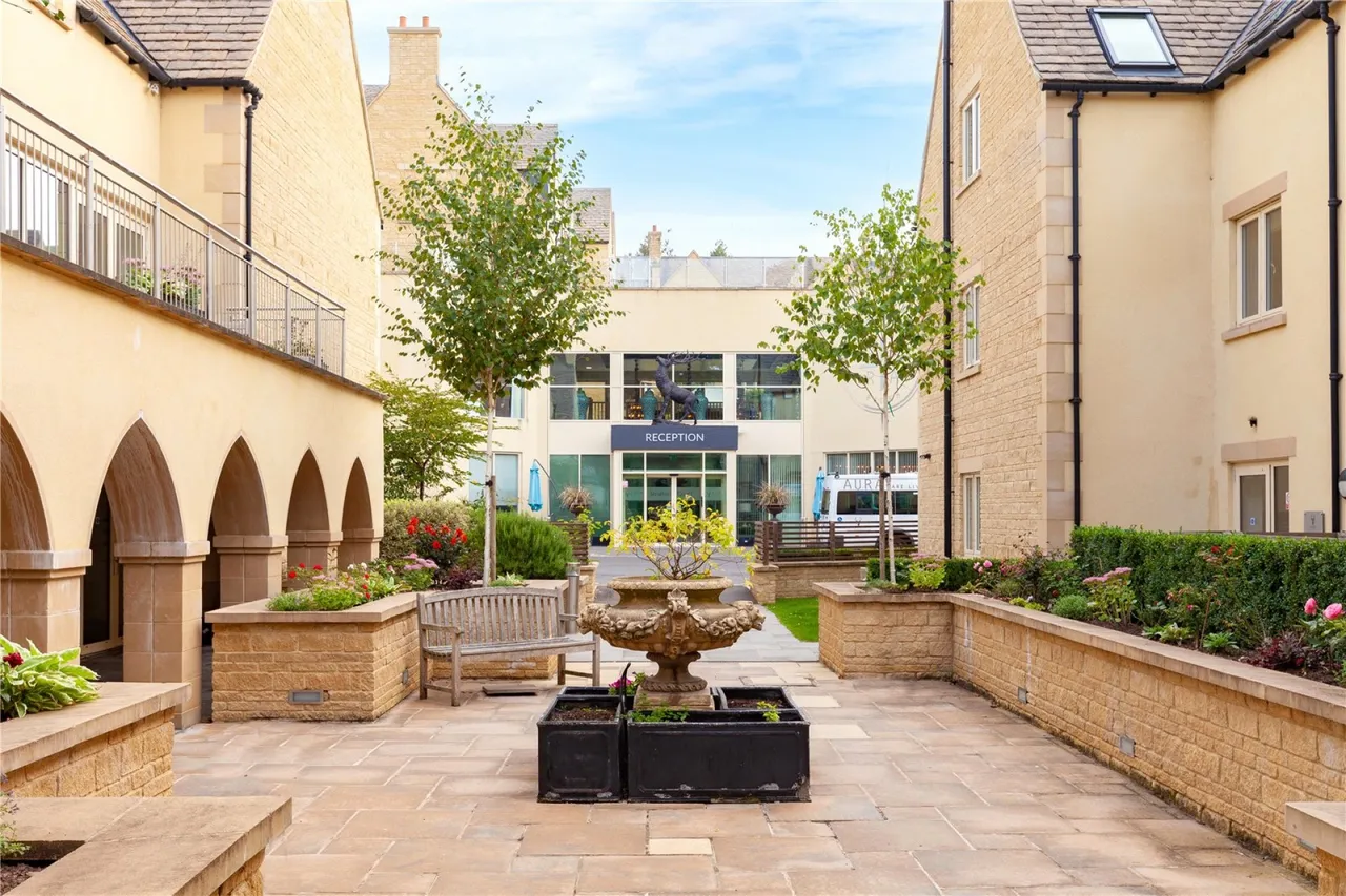 Stratton Place, Stratton, GL7, photo 11