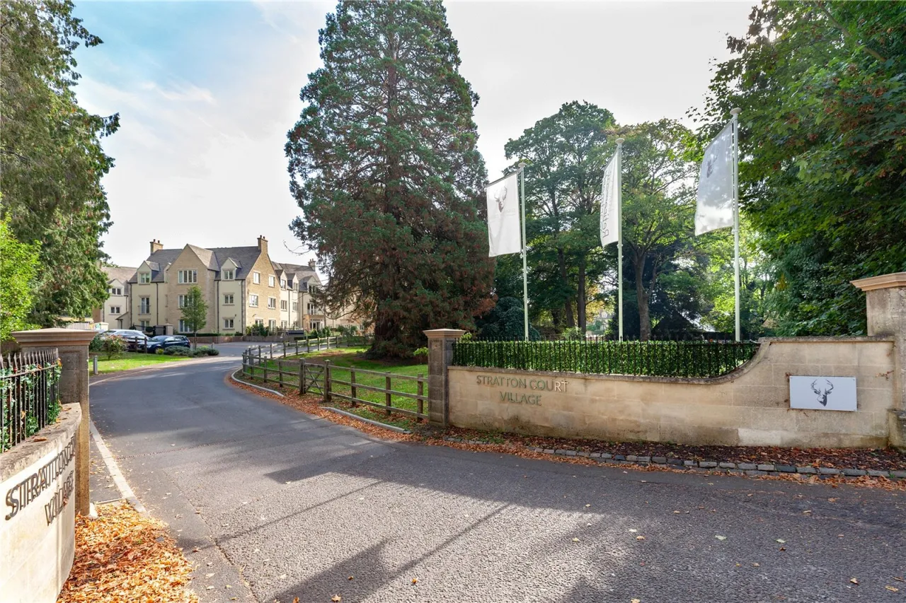 Stratton Place, Stratton, GL7, photo 16