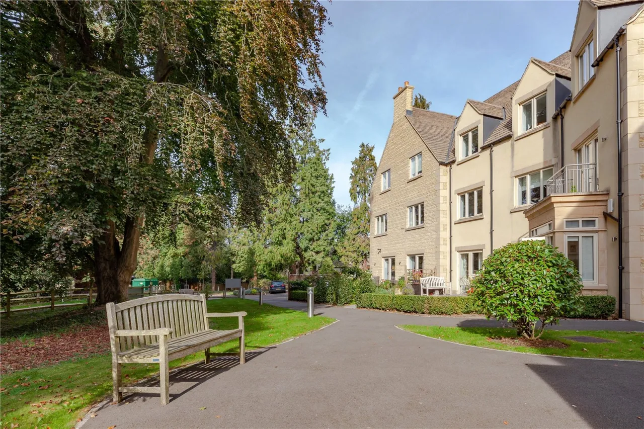 Stratton Place, Stratton, GL7, photo 18
