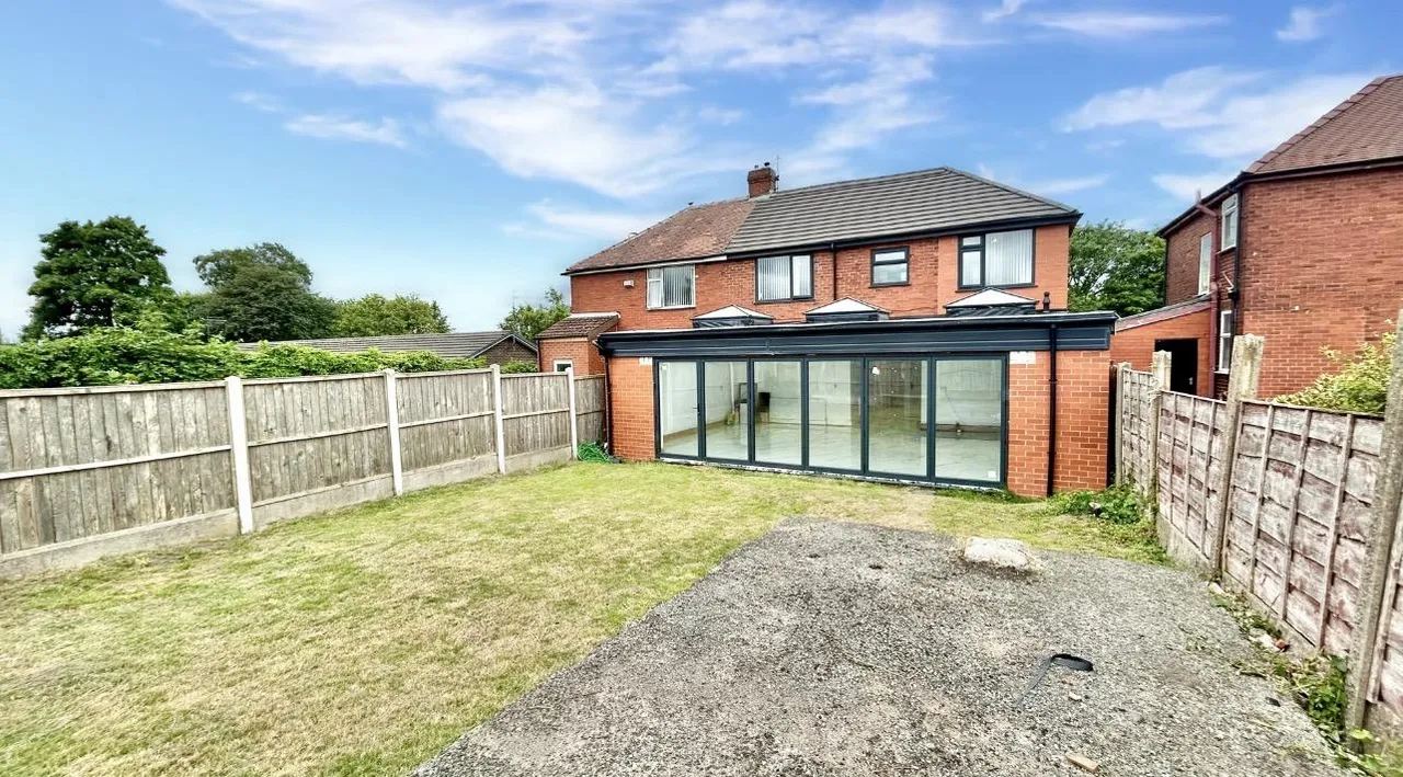 Broadway, Chadderton, OL9, photo 6