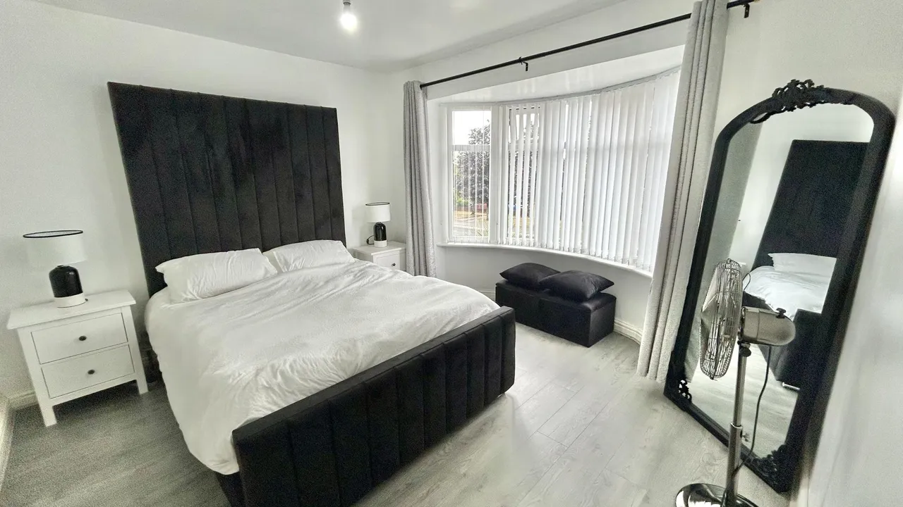 Broadway, Chadderton, OL9, photo 13