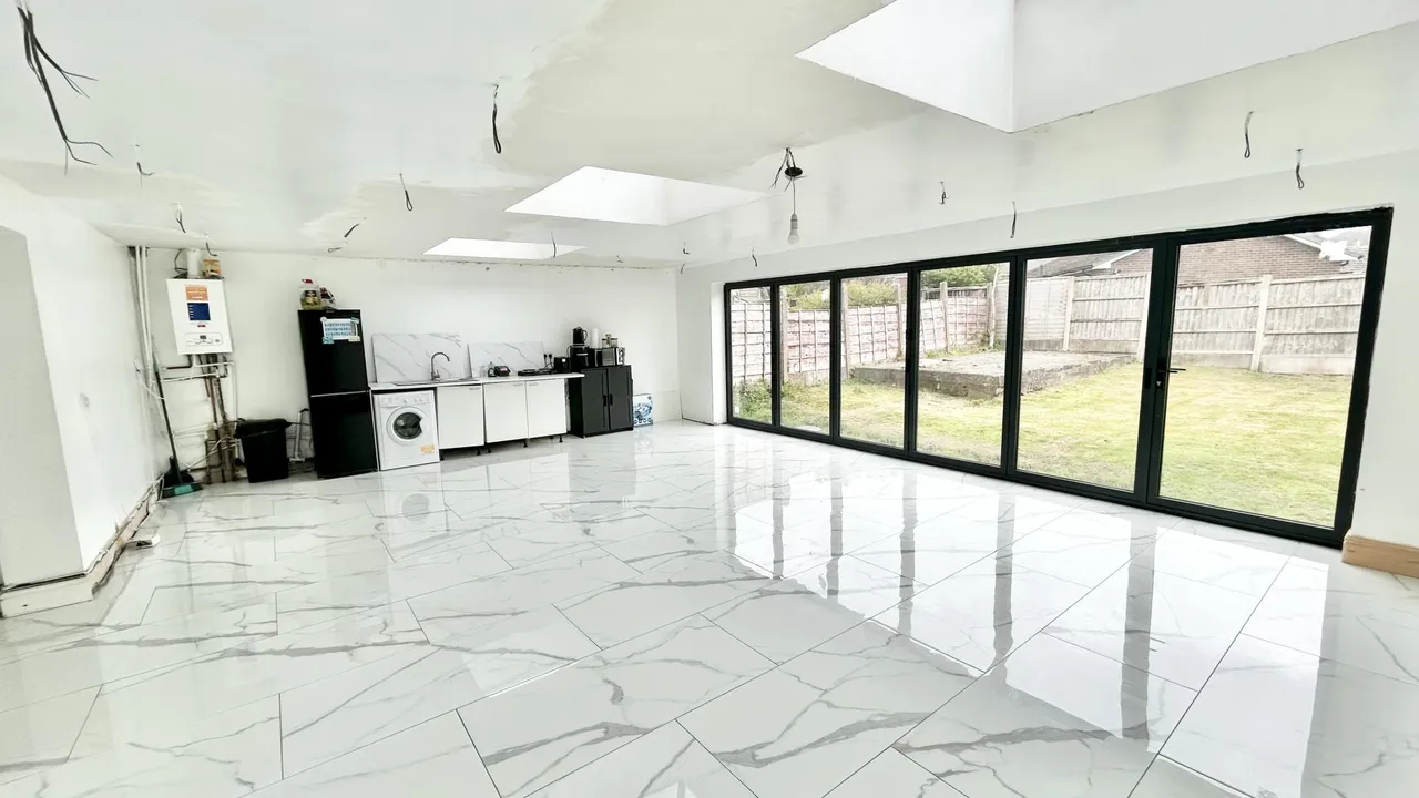 Broadway, Chadderton, OL9, photo 10