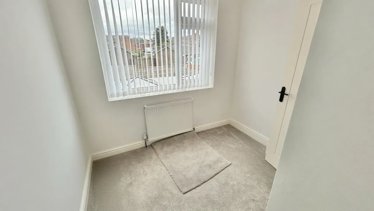 Broadway, Chadderton, OL9, photo 19