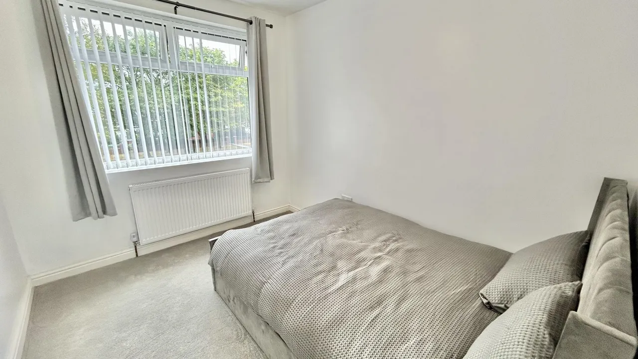 Broadway, Chadderton, OL9, photo 17
