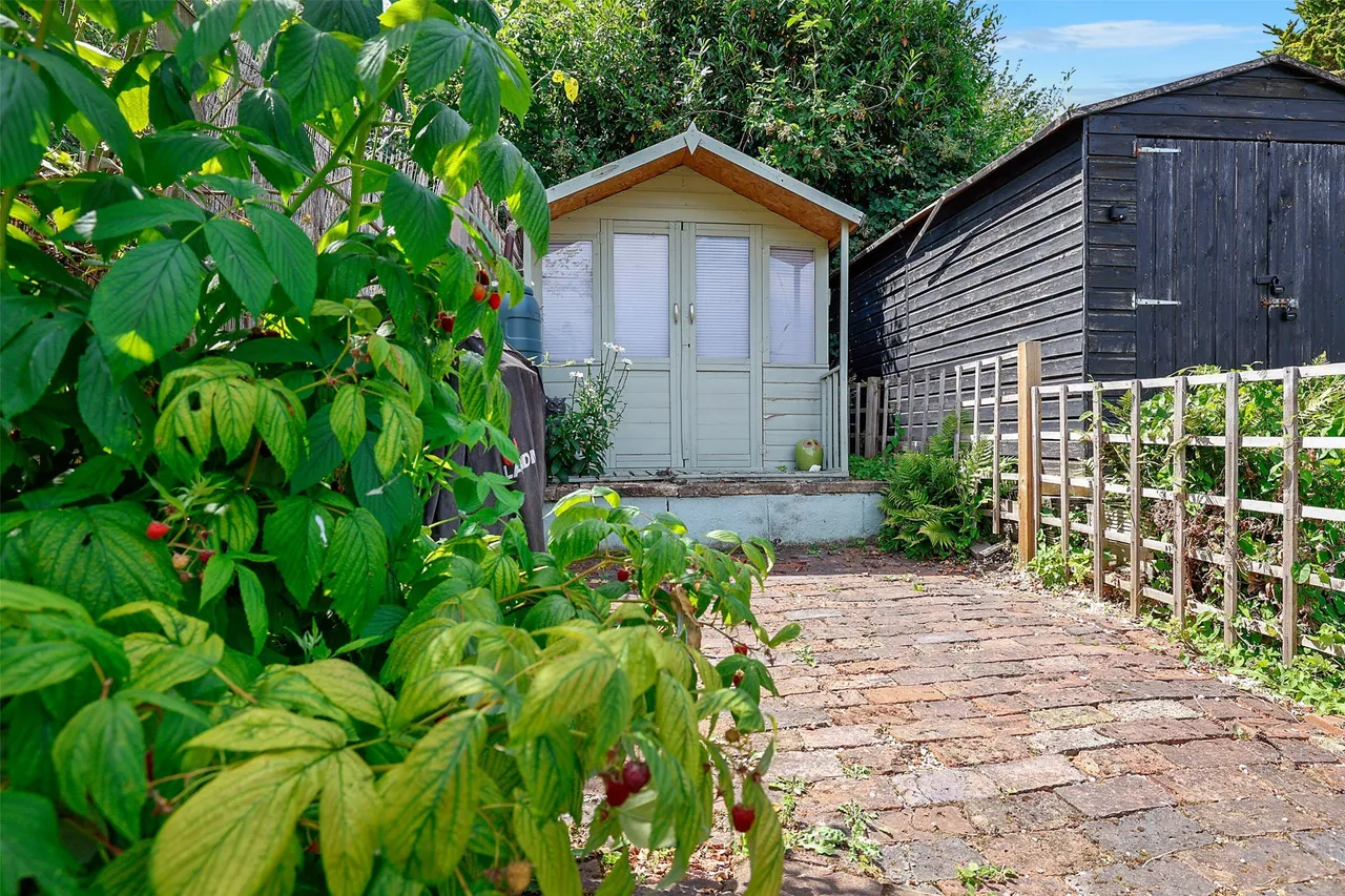 Harrowgate Gardens, Dorking, RH4, photo 9