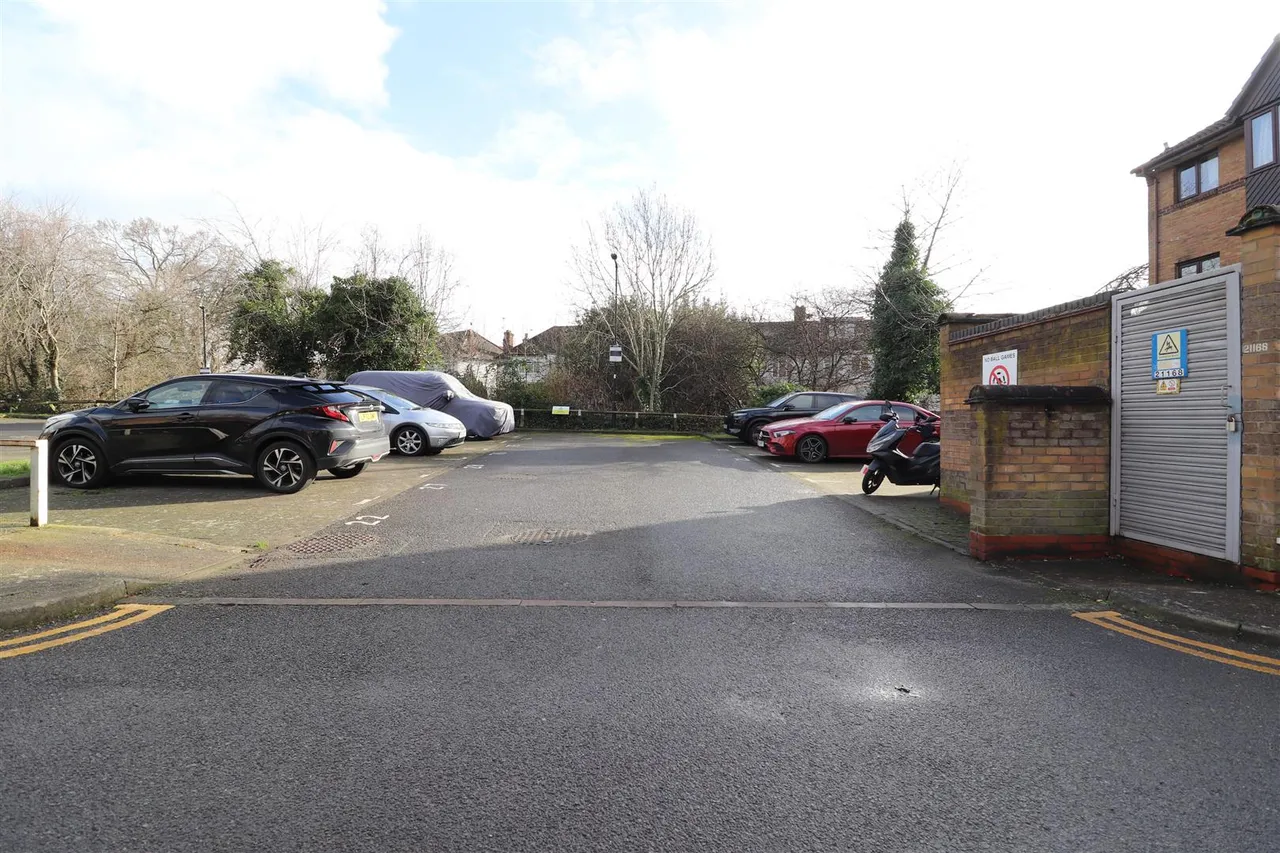 Harp Island Close, London, NW10, photo 7
