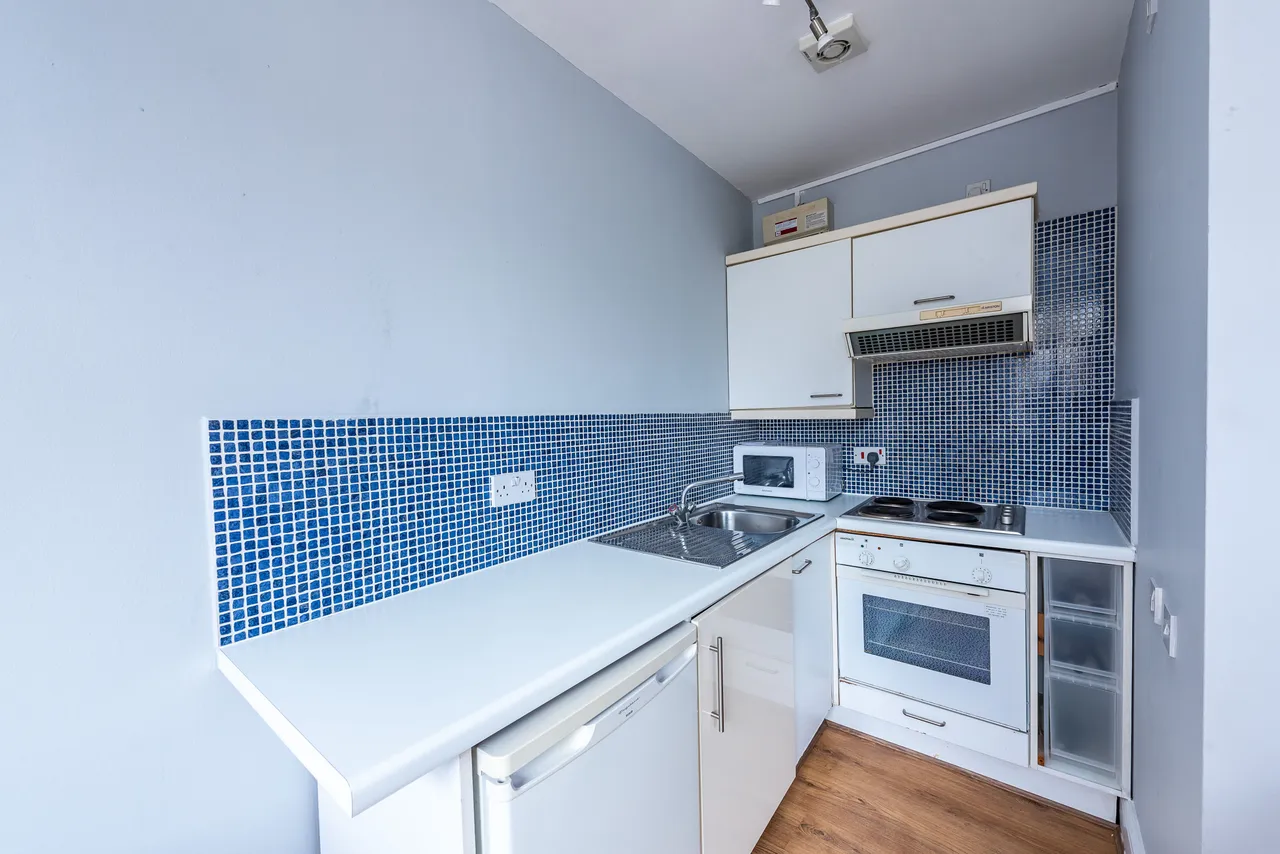 Flat 15, 6 Collingham Place, London, photo 3