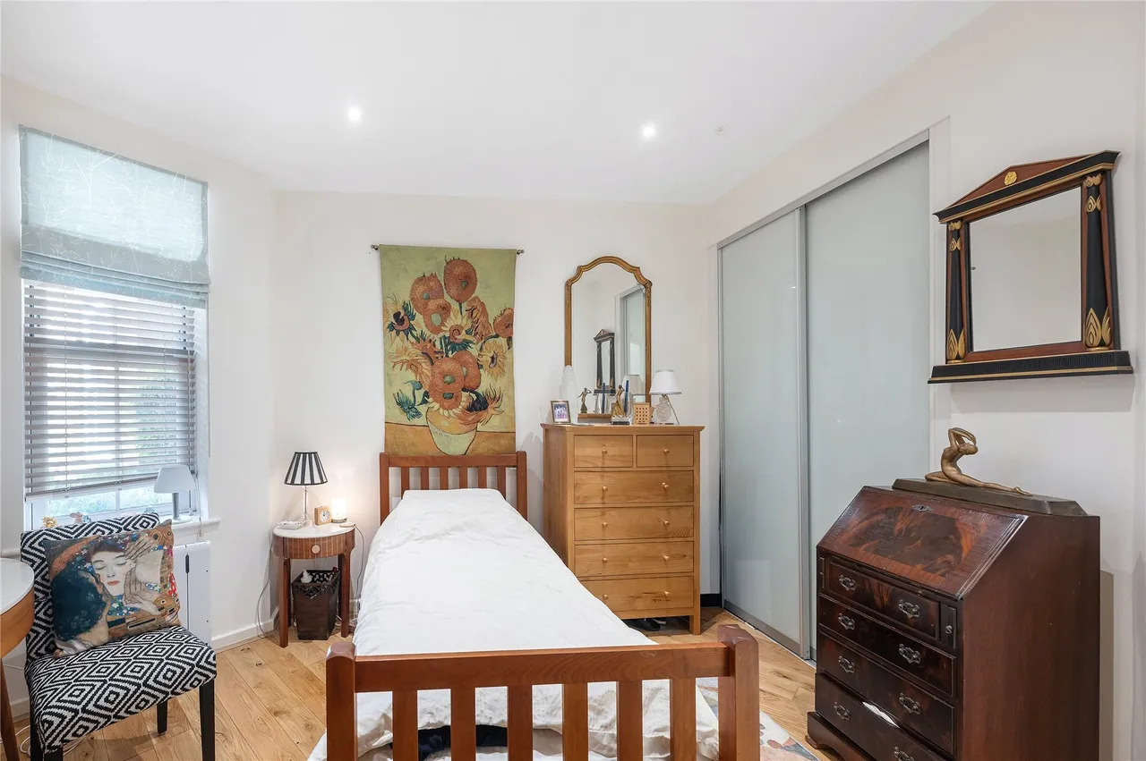 Wendle Square, Battersea, SW11, photo 3