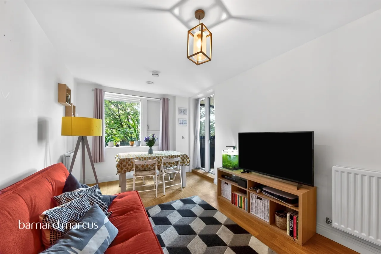 Quayle Crescent, London, photo 10