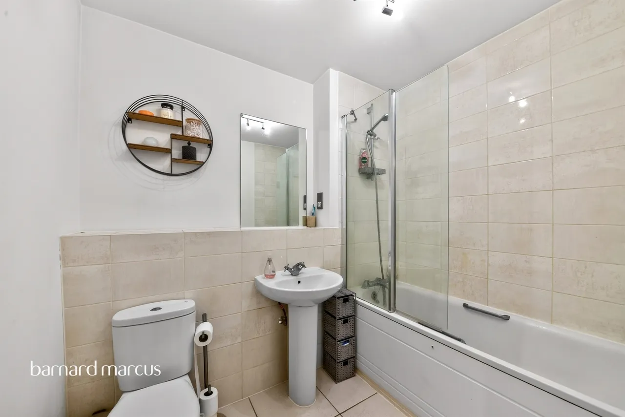 Quayle Crescent, London, photo 12