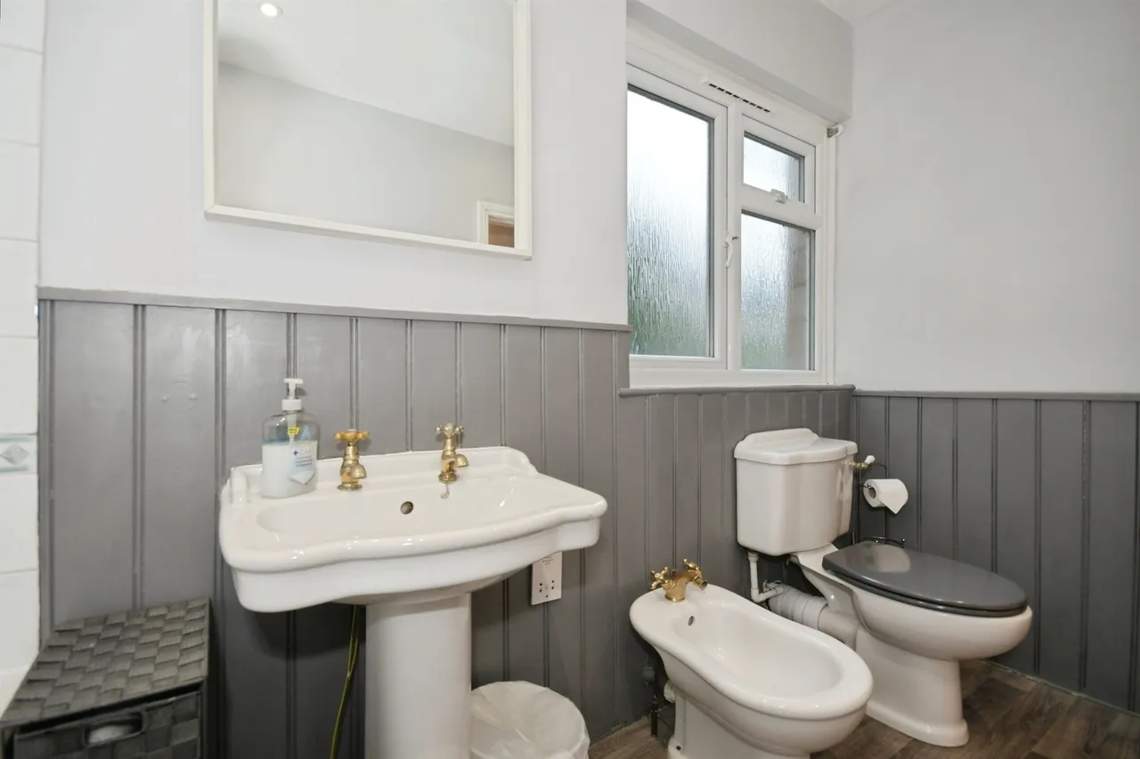 Butts Road, Bakewell, photo 12