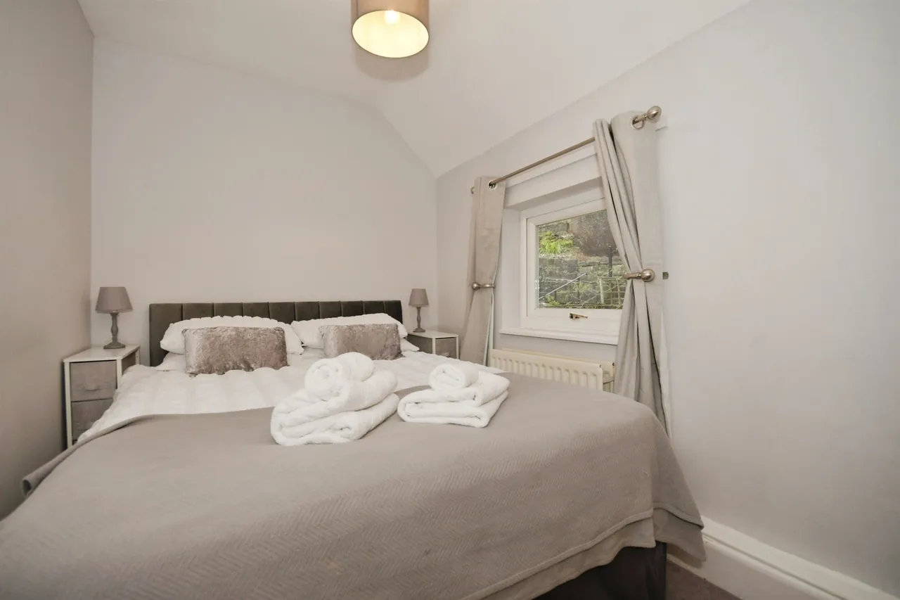 Butts Road, Bakewell, photo 10