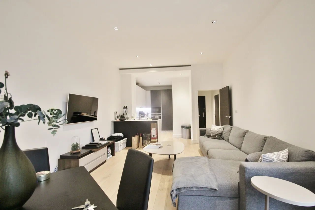 Kew Bridge Road, Brentford, TW8, photo 4