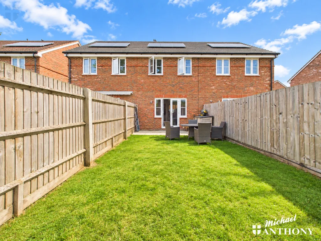 Honeysuckle Place, Weston Turville, HP22, photo 13