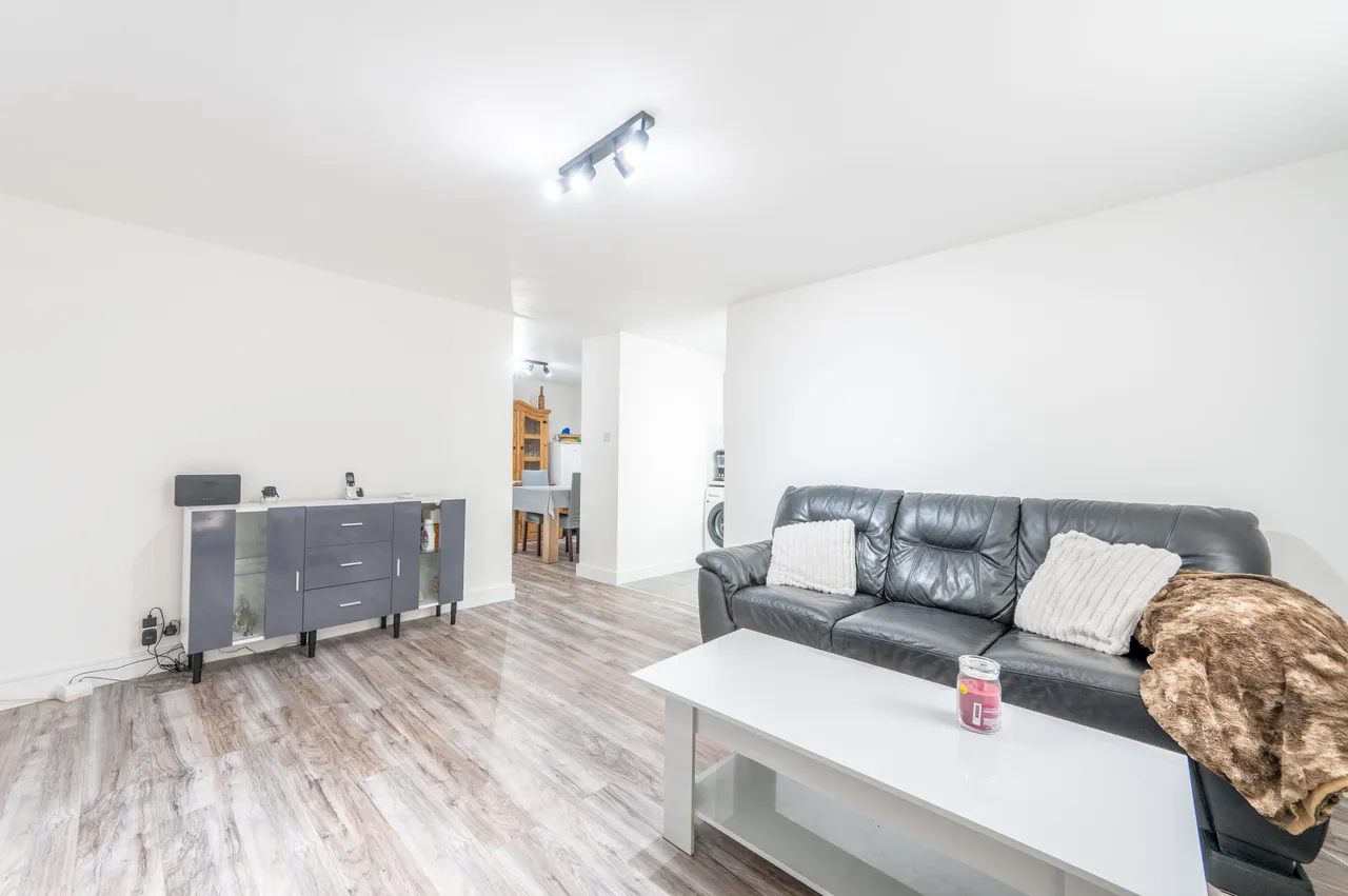 2 bed flat for sale — 1 Tolchurch, Dartmouth Close, London