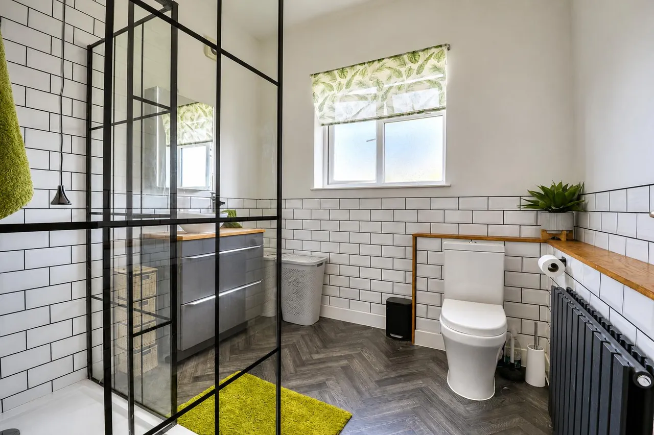 Cedar Avenue, Birstall, LE4, photo 17