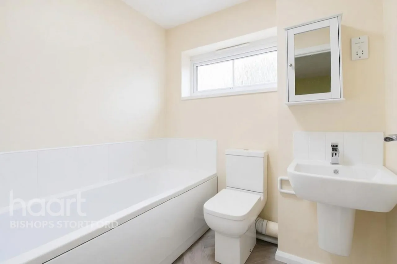 The Hedgerows, Bishop's Stortford, CM23, photo 16