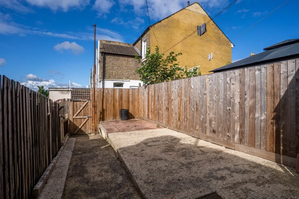 Station Road, Strood, ME2, photo 4