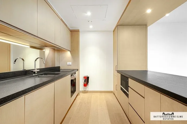 Embassy Gardens, SW11, photo 2