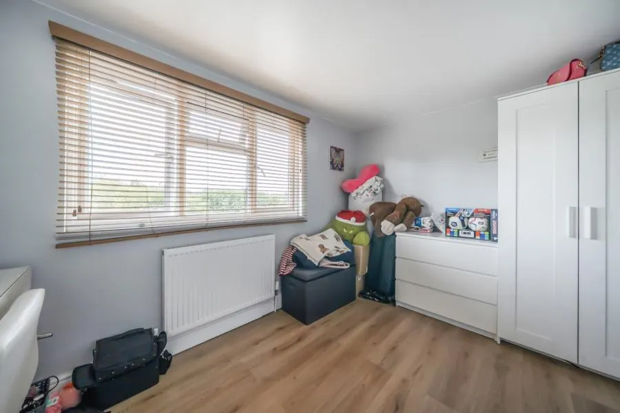 Western Avenue, Egham, TW20, photo 11