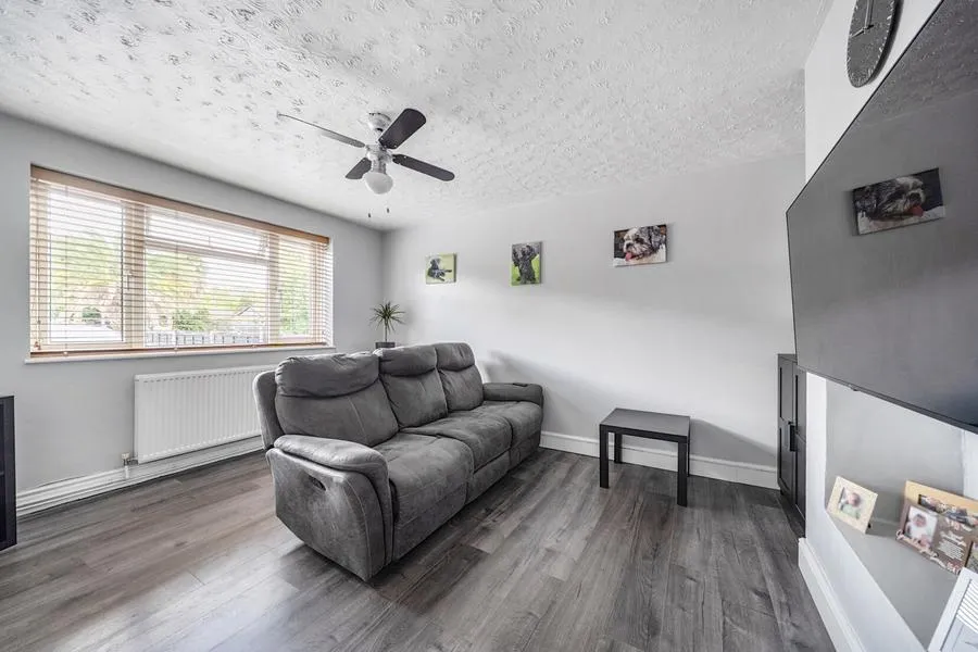 Western Avenue, Egham, TW20, photo 14