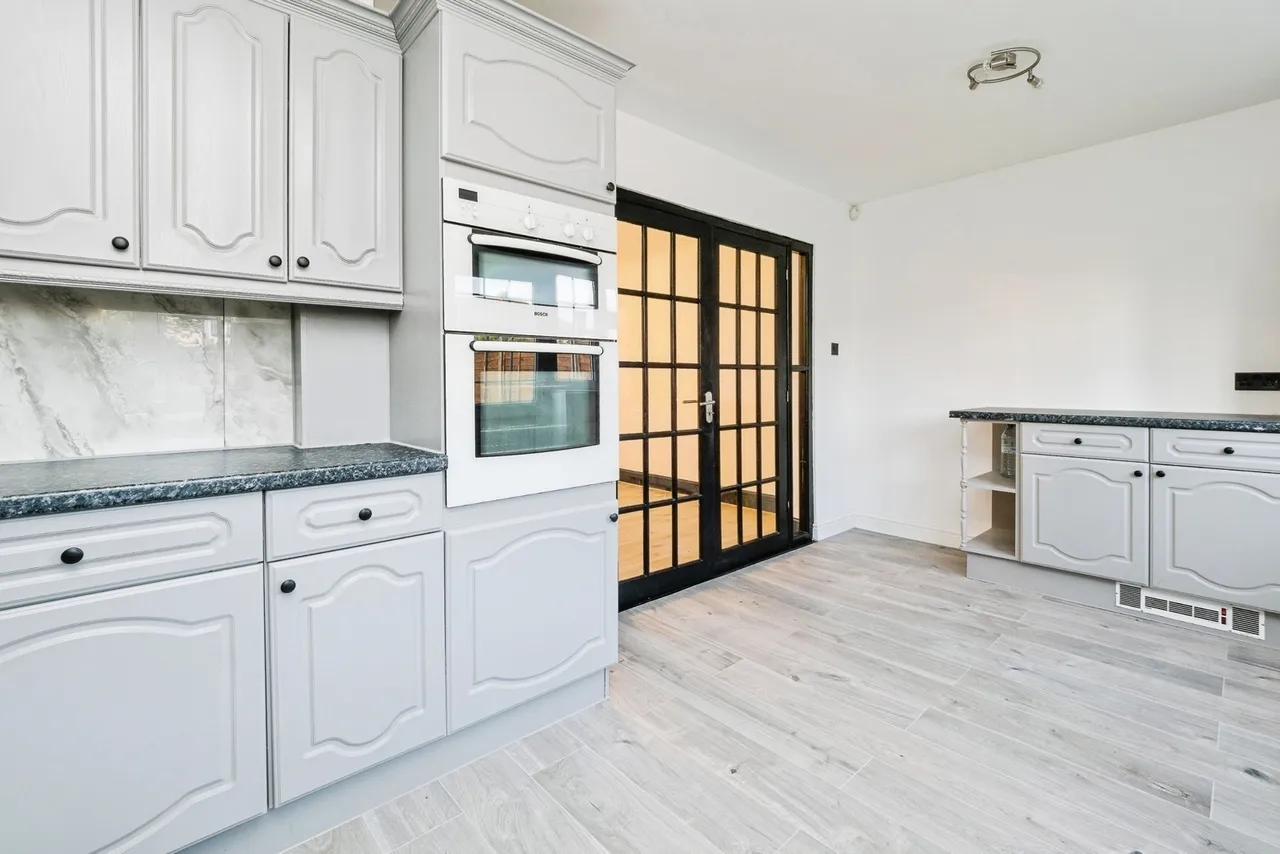 Eyhurst Avenue, Hornchurch, RM12, photo 6