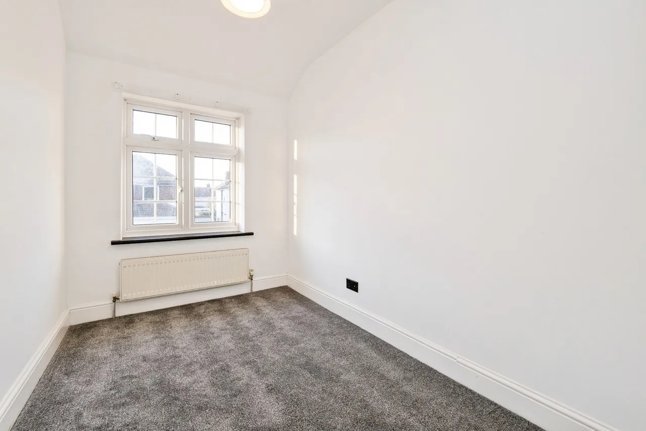 Eyhurst Avenue, Hornchurch, RM12, photo 17