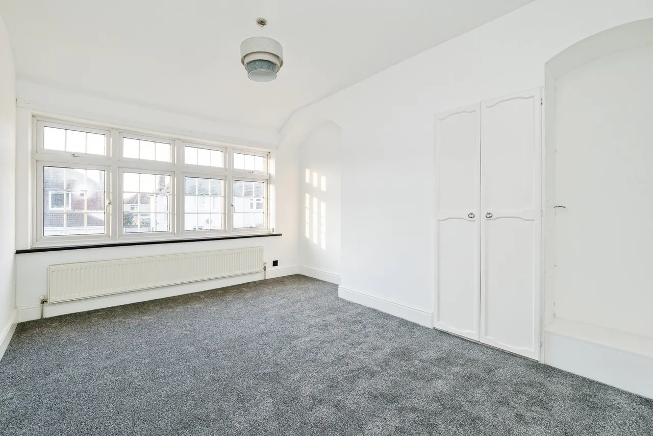 Eyhurst Avenue, Hornchurch, RM12, photo 11