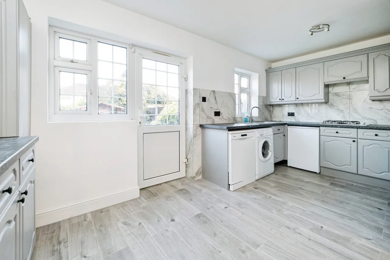 Eyhurst Avenue, Hornchurch, RM12, photo 5