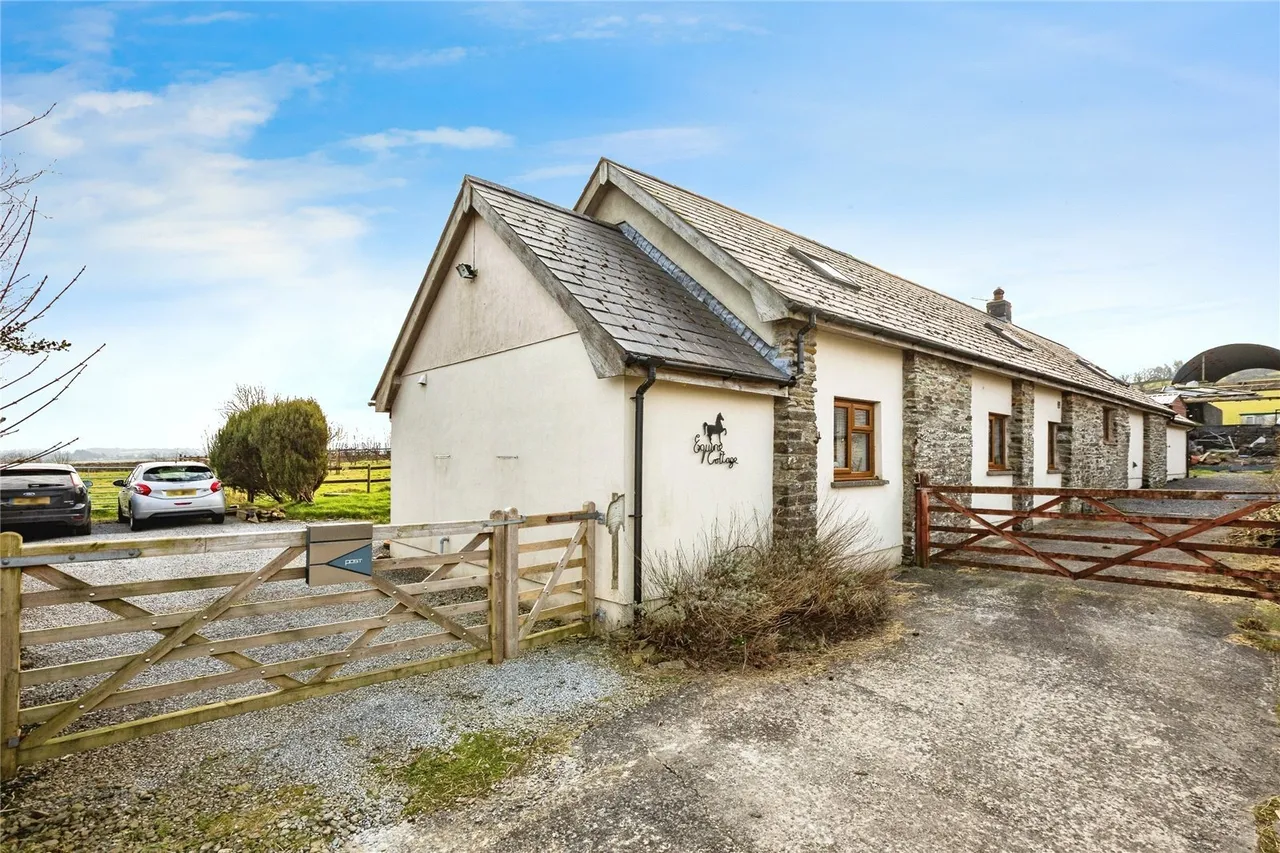 3 bed barn conversion for sale, Velindre, Llandysul, SA44