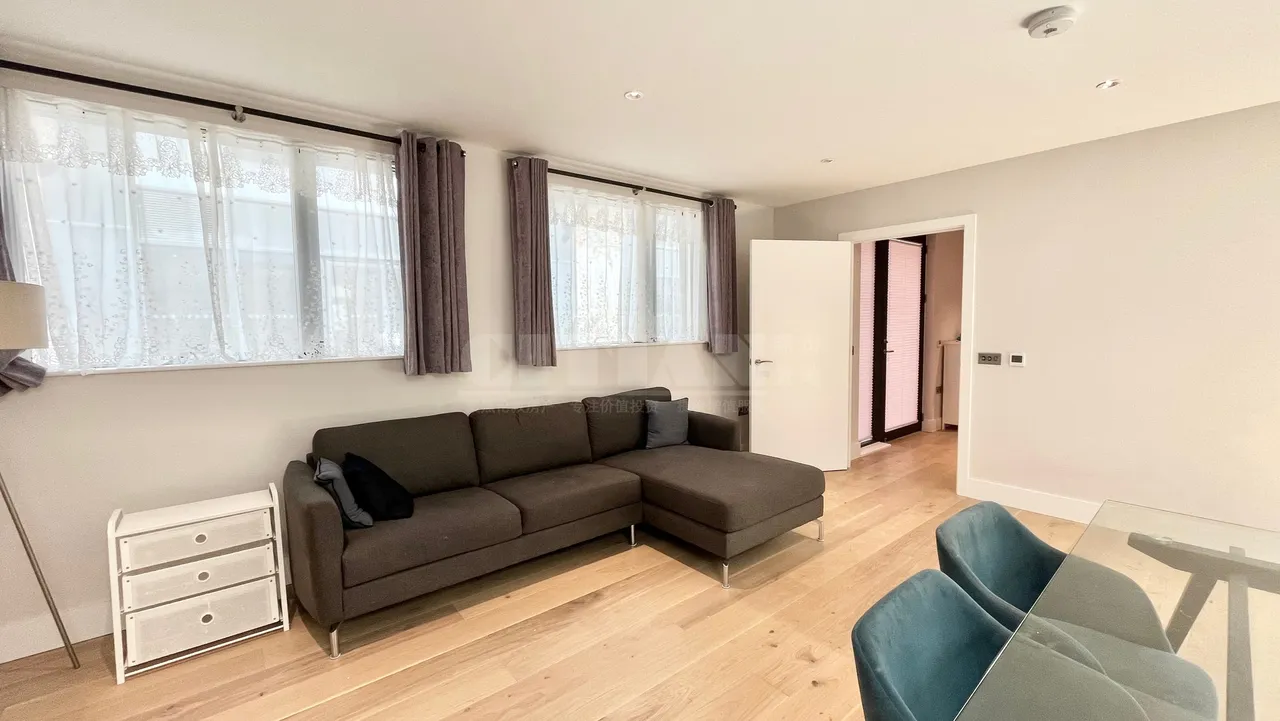 Patcham Terrace, Battersea, SW8, photo 5