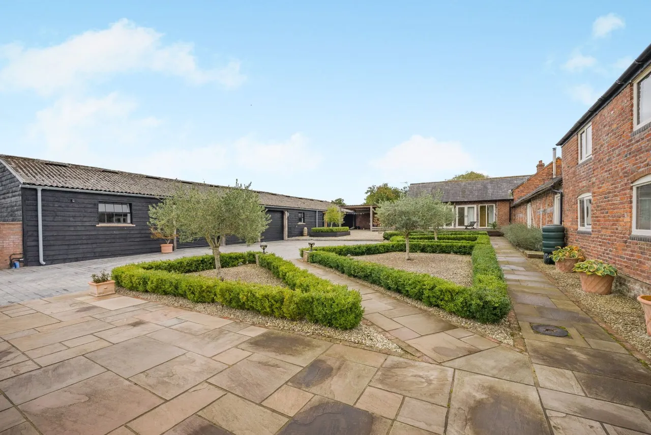 Lightwood Green, Overton, LL13, photo 25