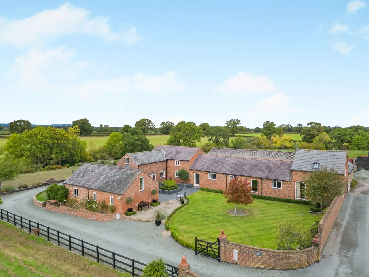 6 bed house for sale, Lightwood Green, Overton, LL13