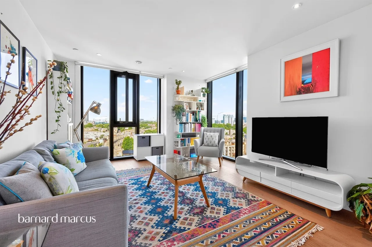 2 bed flat for sale — St. Gabriel Walk, London