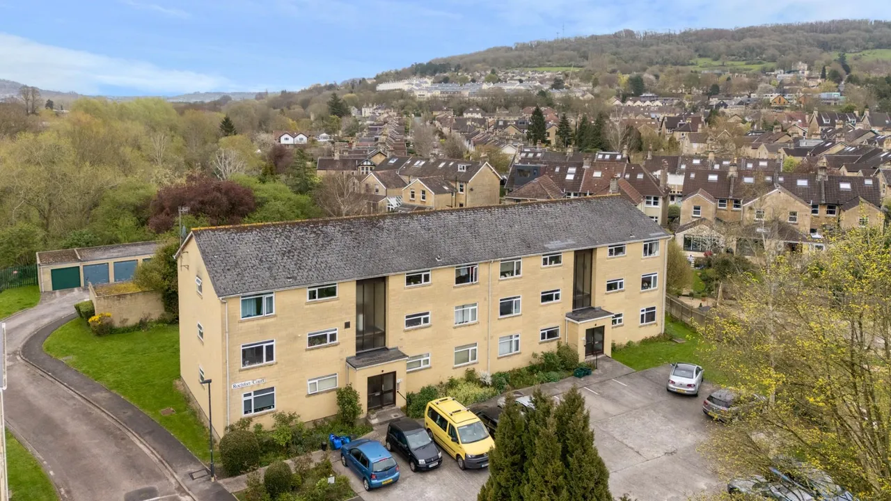 3 bed flat for sale, Forester Avenue, Bath, BA2