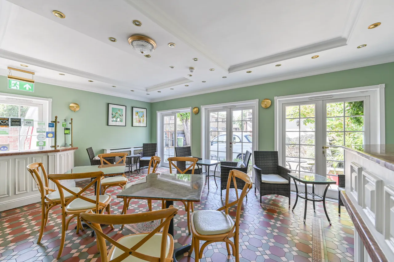 London, SW12, photo 22
