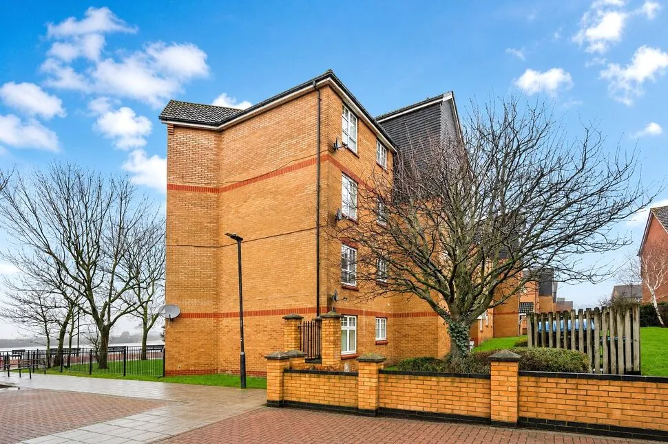 Greenhaven Drive, London, SE28, photo 2